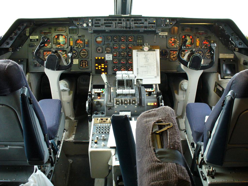 N164AT_2.jpg