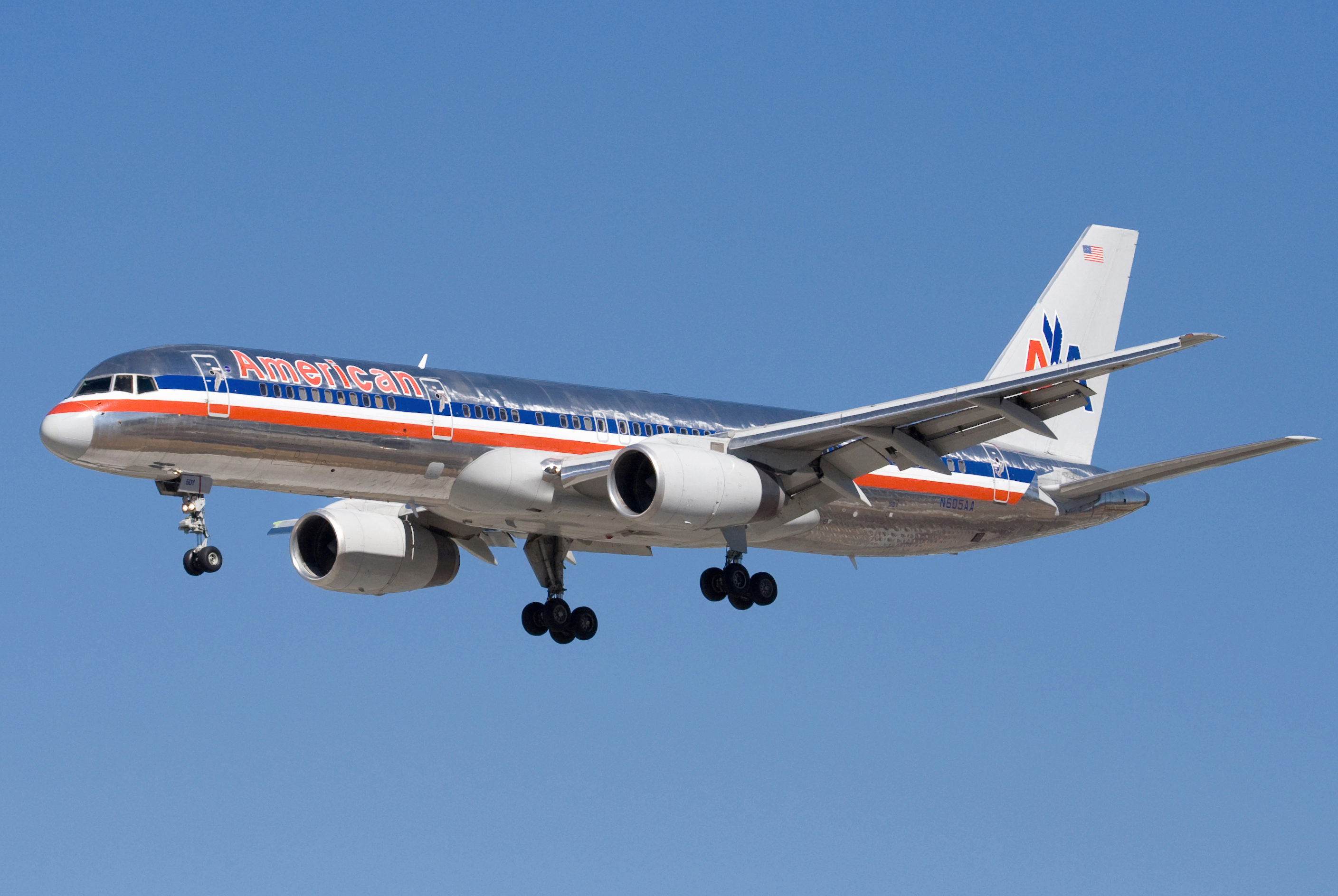 American_Airlines_Boeing_757-223_N605AA.jpg