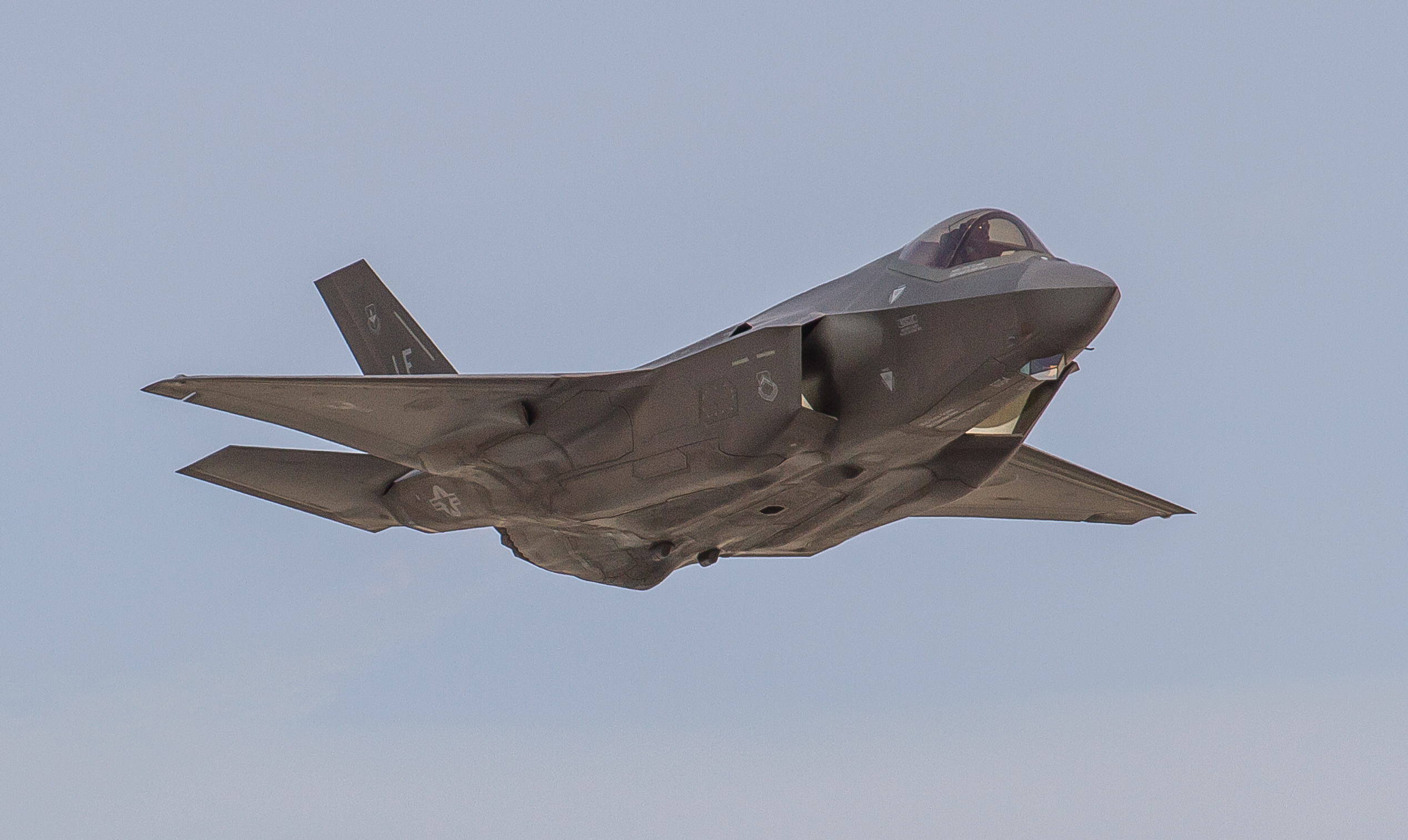 nellis17.jpg