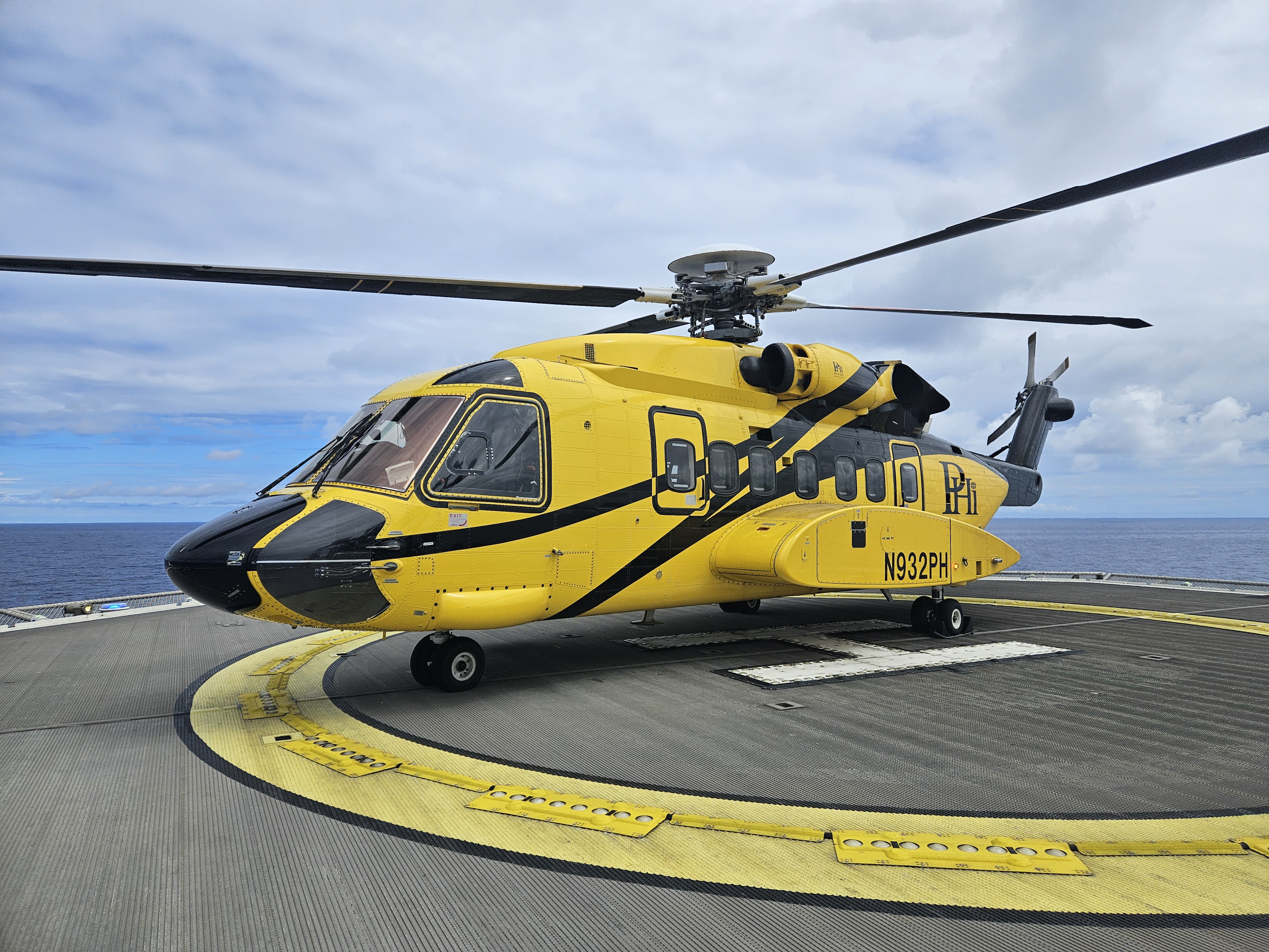 N932PHb.jpg