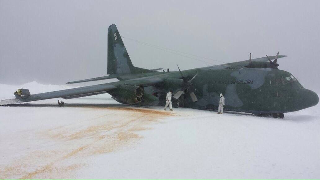 C-130-da-FAB-acidentado-na-Ant%C3%A1rtida-1.jpg