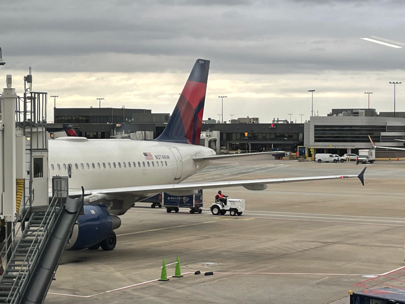 6-DL2409-A320.jpg