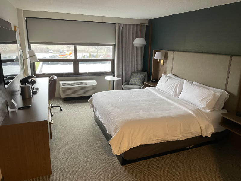 02-Holiday-Inn.jpg