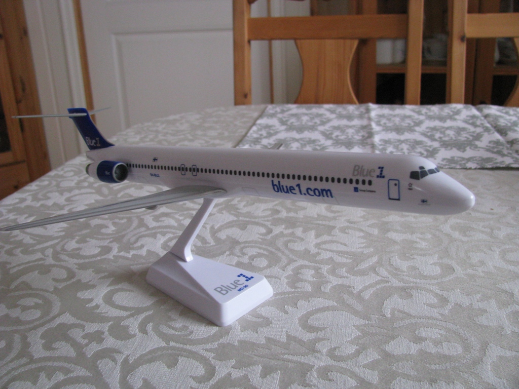 BLUE1-r.jpg