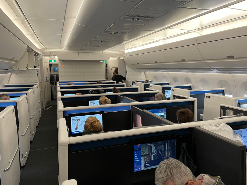 5-DL75-Cabin1.jpg