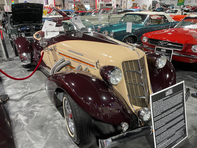 08-Auburn-Speedster-Boattail1936.jpg