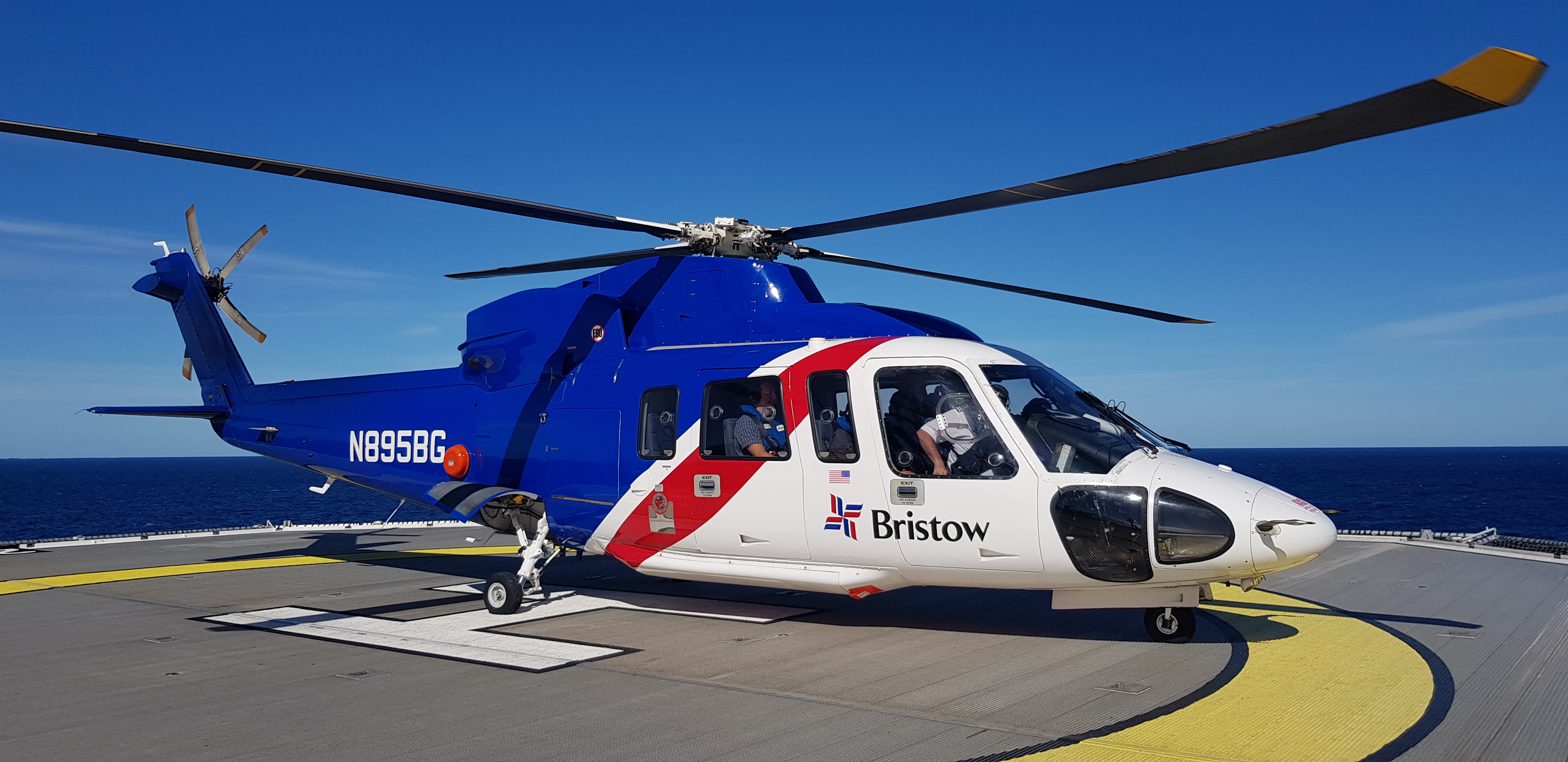 N895BGd.jpg