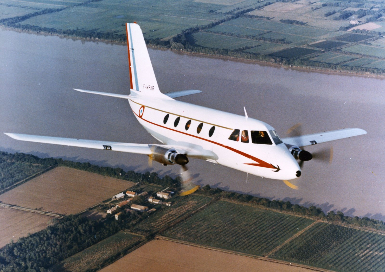 86-7589r.jpg