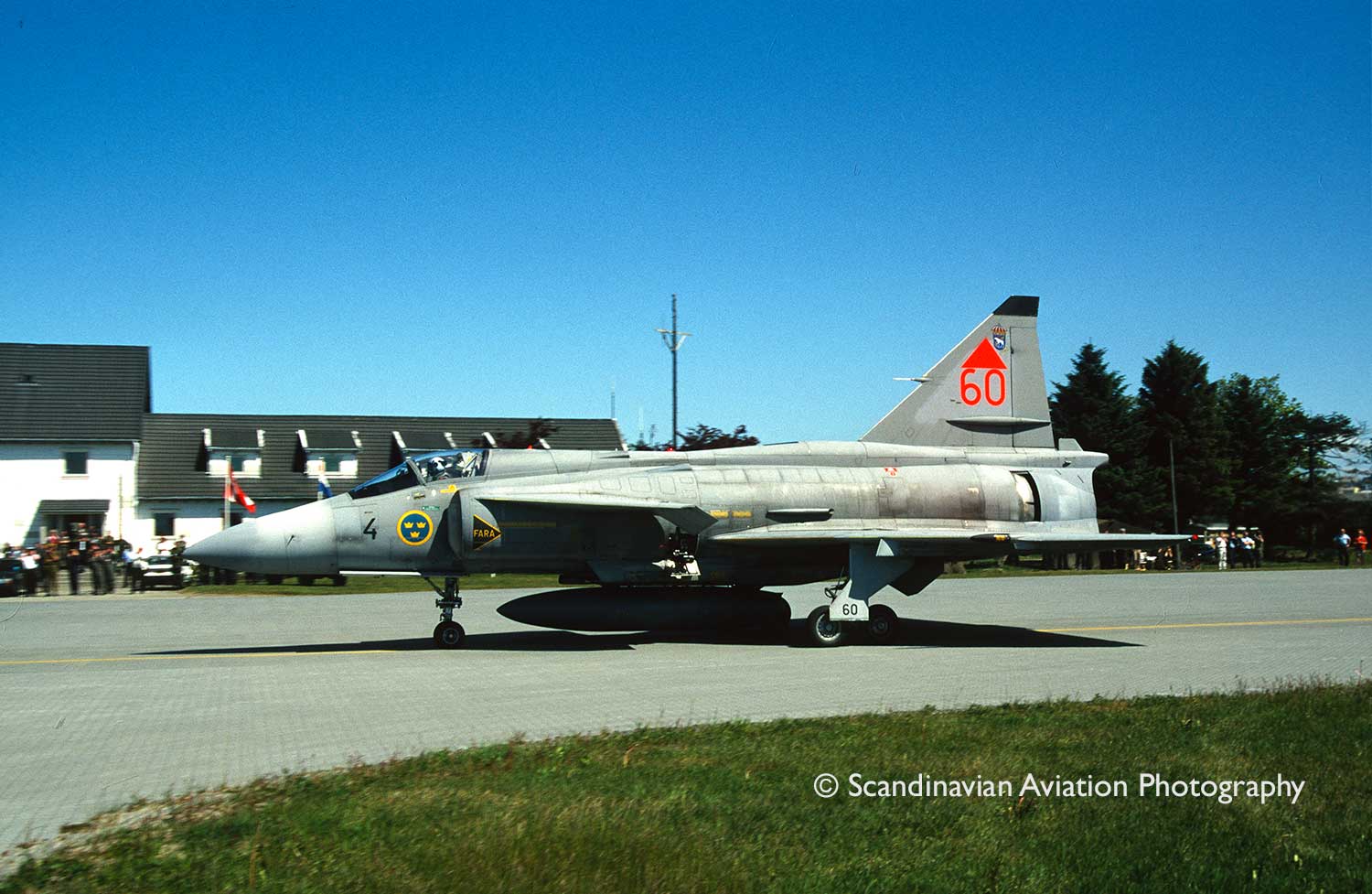 F4.jpg