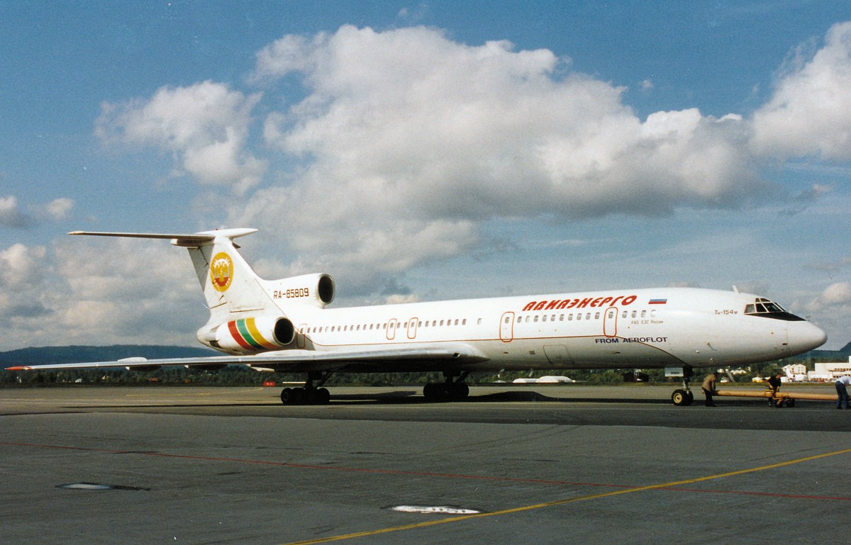 RA-85809_2.jpg
