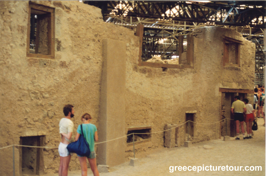 akrotiri-santorini-building.jpg