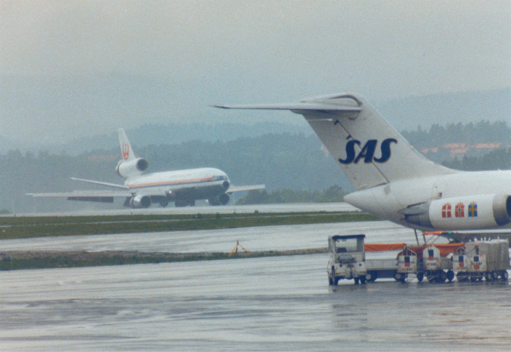 jal1.jpg